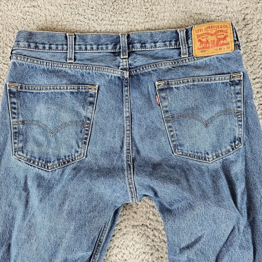 Levis no holes